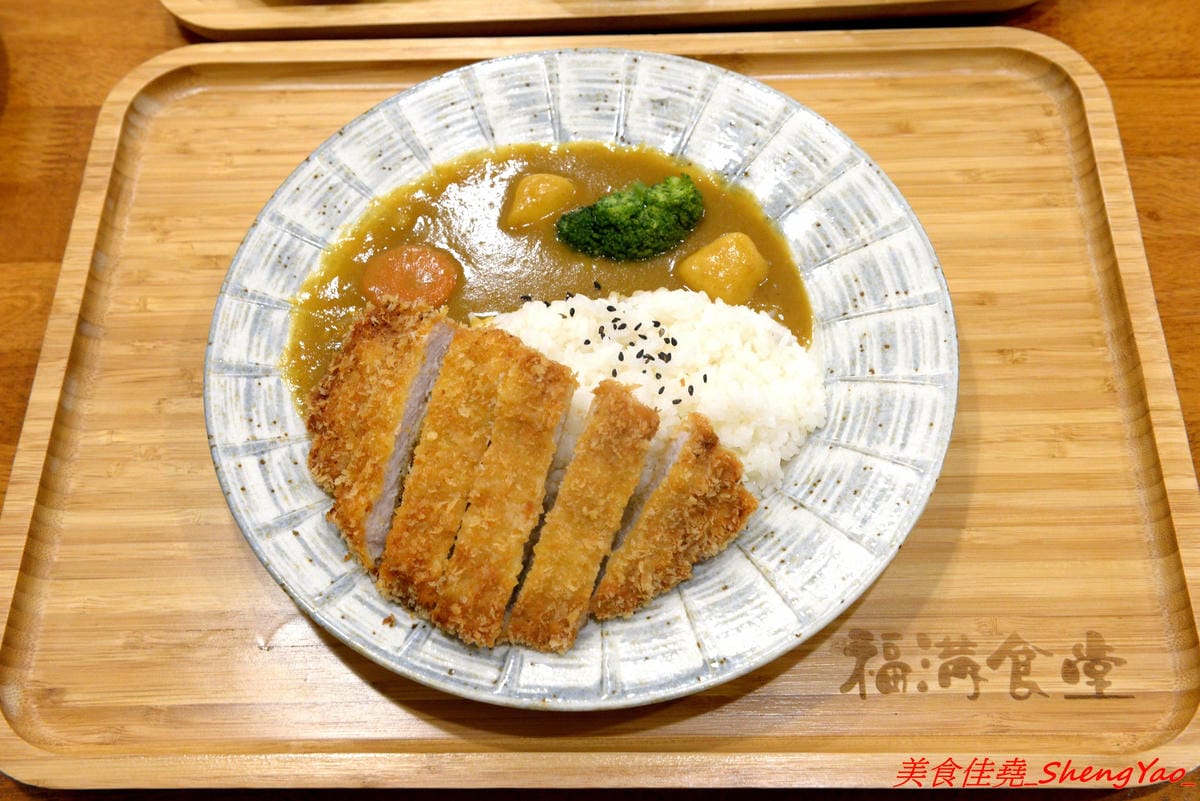 [台中大甲]福滿食堂 – 大甲新開的日式食堂,環境乾淨,服務態度親切,主打丼飯和咖哩飯,東西算還不錯,建議升級套餐會比較豐富,聽說雞腿系列很好吃 ?