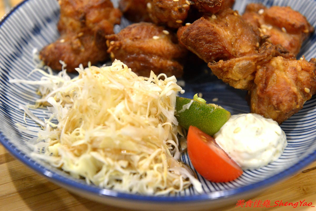 [台中大甲]福滿食堂 – 大甲新開的日式食堂,環境乾淨,服務態度親切,主打丼飯和咖哩飯,東西算還不錯,建議升級套餐會比較豐富,聽說雞腿系列很好吃 ?
