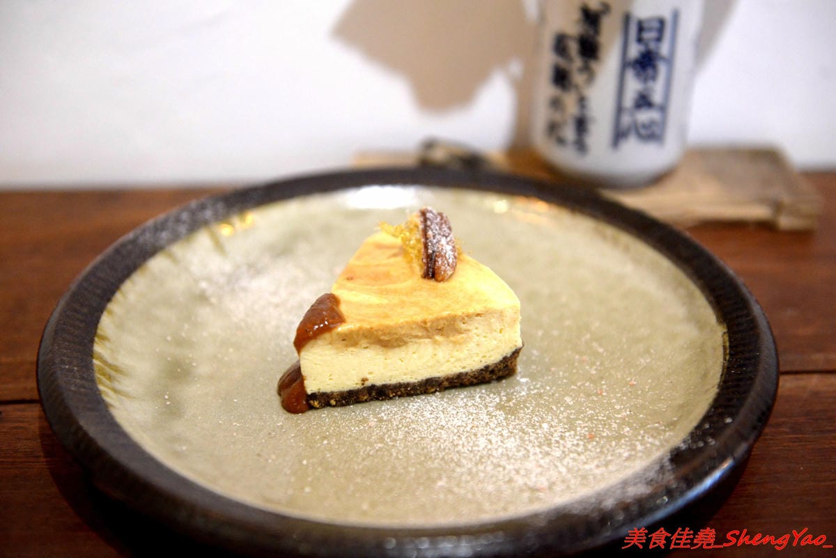 [台中西屯]來森もり- 隱藏在巷弄內,既是老宅咖啡也是寵物友善餐廳,裝潢用心,地下室包廂區還可以看星空,手工製甜點,好吃價位不貴,貓店長穿梭店內賣萌討摸超可愛,療癒放鬆身心的好地方。