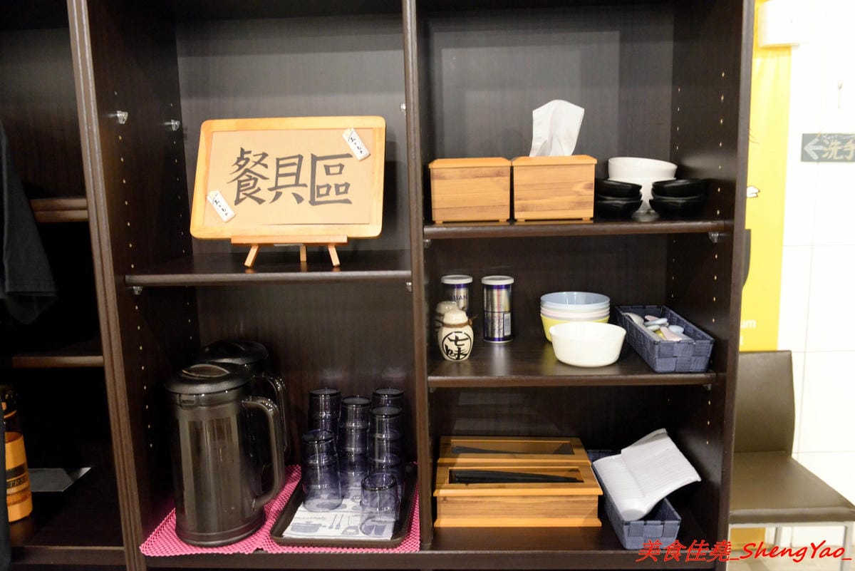 [台中西區]麵乃藏山田 – 屏科大學生最愛的超人氣拉麵從屏東轉戰台中,主打的雞濃湯拉麵湯頭真的超級濃厚,快要有一種吃麻醬麵的錯覺了,口味獨特,價位親民,靠近中美街向上市場,斜對面就有停