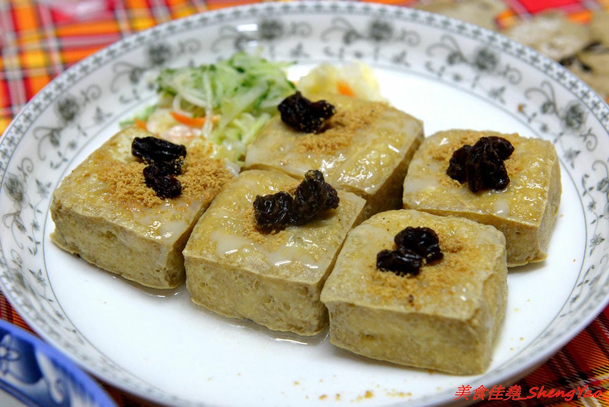 [台中清水]來來臭豆腐二訪最新MENU – 地表最狂臭豆腐,新MENU臭豆腐一共多達25口味,布丁百香果臭豆腐、巧克力牛奶臭豆腐、炸醬王子麵臭豆腐等多種奇特口味徹底顛覆你的想像。多家美食媒體節