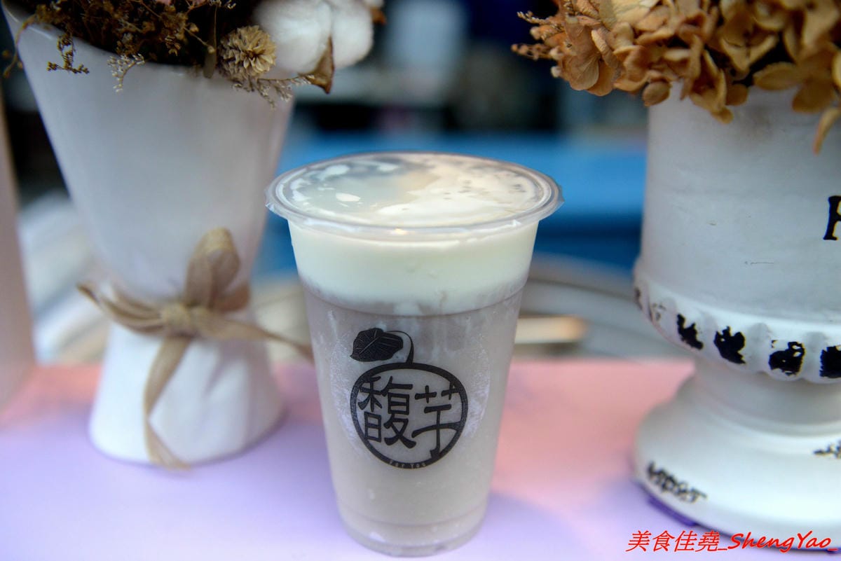 [台中大甲]馥芋 – 芋頭冰沙、芋頭牛奶專賣,完全真材實料,大甲芋頭熬煮成泥,芋頭香氣馥郁,味道醇香濃厚,雲林北港花生冰沙也是一絕,芋香珍珠黑糖珍珠免費加,夢幻風紫色小攤車好拍照,蔣公路