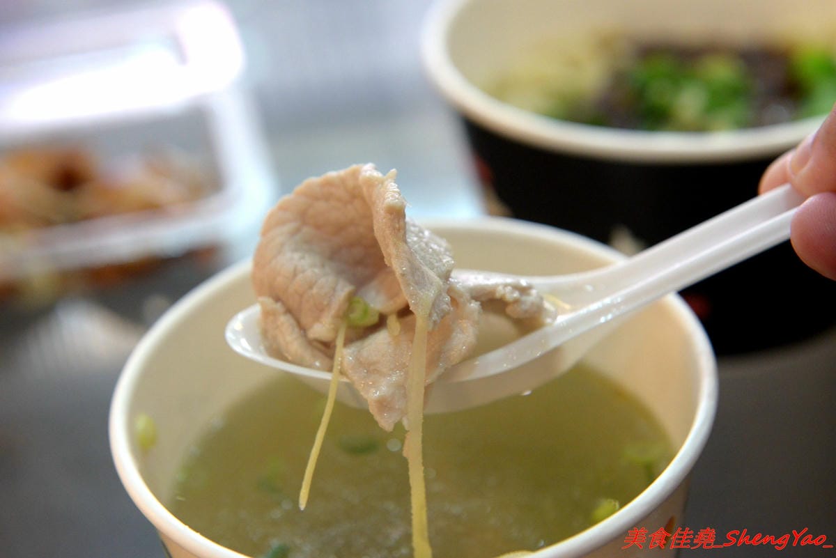 [台中西區]老八味乾拌麵 – 來自花蓮的人氣乾拌麵來台中展店,主打外省口味的乾拌麵,小菜豐富多樣化,價格非常經濟實惠,不論是乾拌麵、湯和小菜一律都35元、3樣算100元,7/23-7/28店家開幕優惠,每