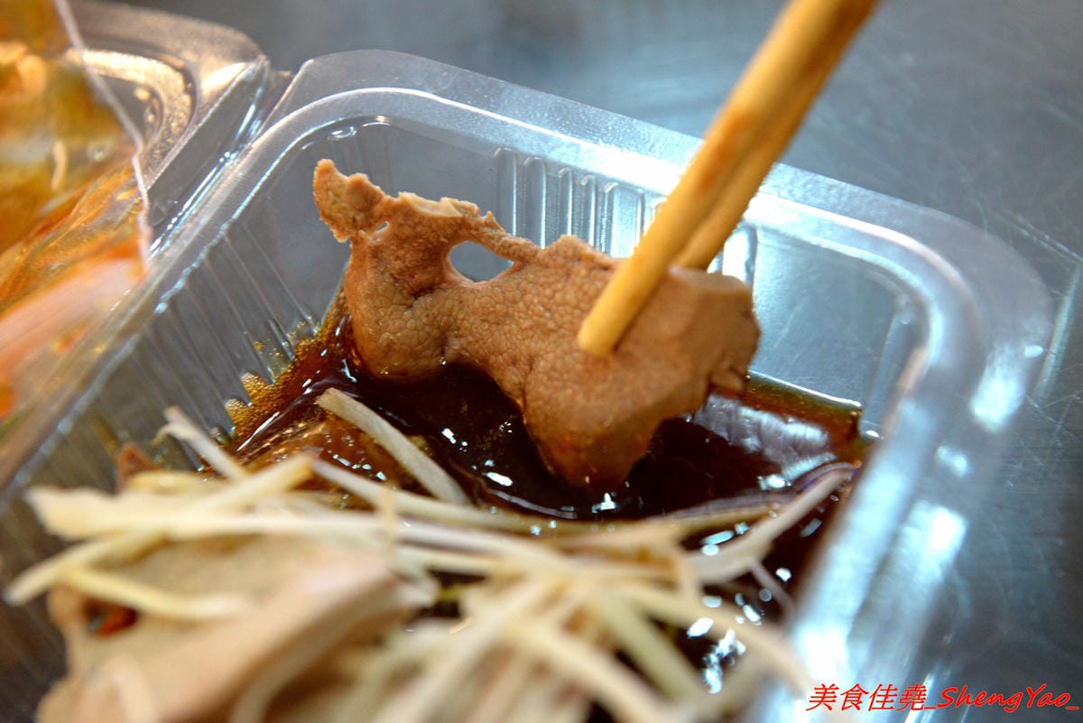 [台中西區]老八味乾拌麵 – 來自花蓮的人氣乾拌麵來台中展店,主打外省口味的乾拌麵,小菜豐富多樣化,價格非常經濟實惠,不論是乾拌麵、湯和小菜一律都35元、3樣算100元,7/23-7/28店家開幕優惠,每