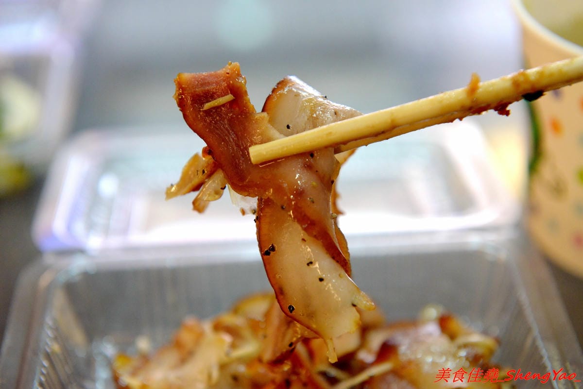 [台中西區]老八味乾拌麵 – 來自花蓮的人氣乾拌麵來台中展店,主打外省口味的乾拌麵,小菜豐富多樣化,價格非常經濟實惠,不論是乾拌麵、湯和小菜一律都35元、3樣算100元,7/23-7/28店家開幕優惠,每