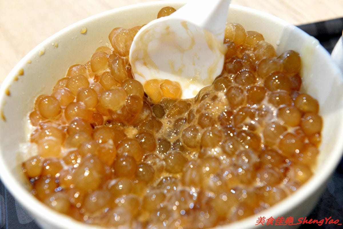 [台中南屯]三個味 – 外島金門開上來的冰店,主打淋醬日式刨冰,醬和配料幾乎都是店家自製,口味有特色,料多實在又好吃,價格不會貴。