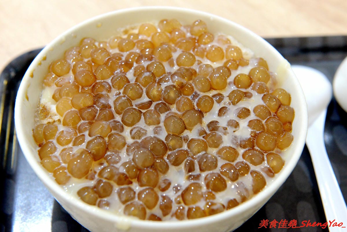 [台中南屯]三個味 – 外島金門開上來的冰店,主打淋醬日式刨冰,醬和配料幾乎都是店家自製,口味有特色,料多實在又好吃,價格不會貴。
