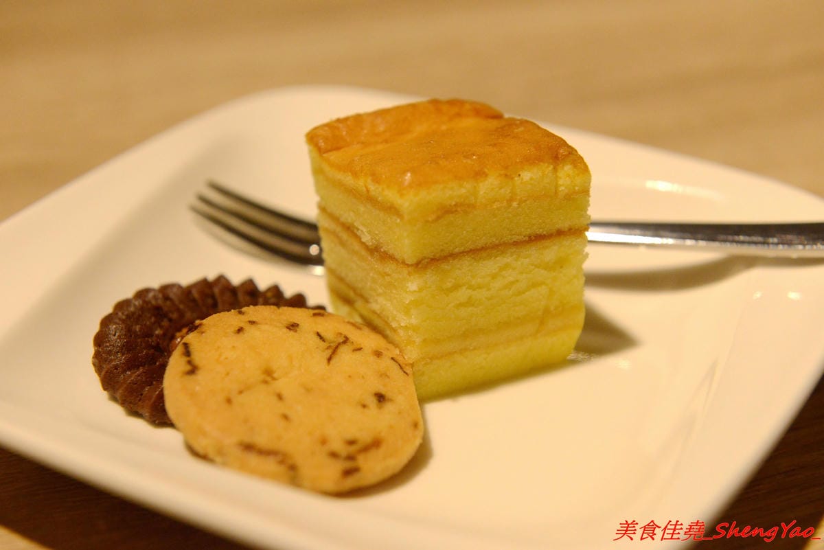 [台中西區]馨苑 – “膳馨”相關新品牌餐廳,不只有好吃台菜料理還有咖啡和手作甜點,主打套餐式台菜料理,一個人也能輕鬆吃台菜,東西好吃,店員服務態度親切,環境靜謐舒適,價位不貴且不收服務費
