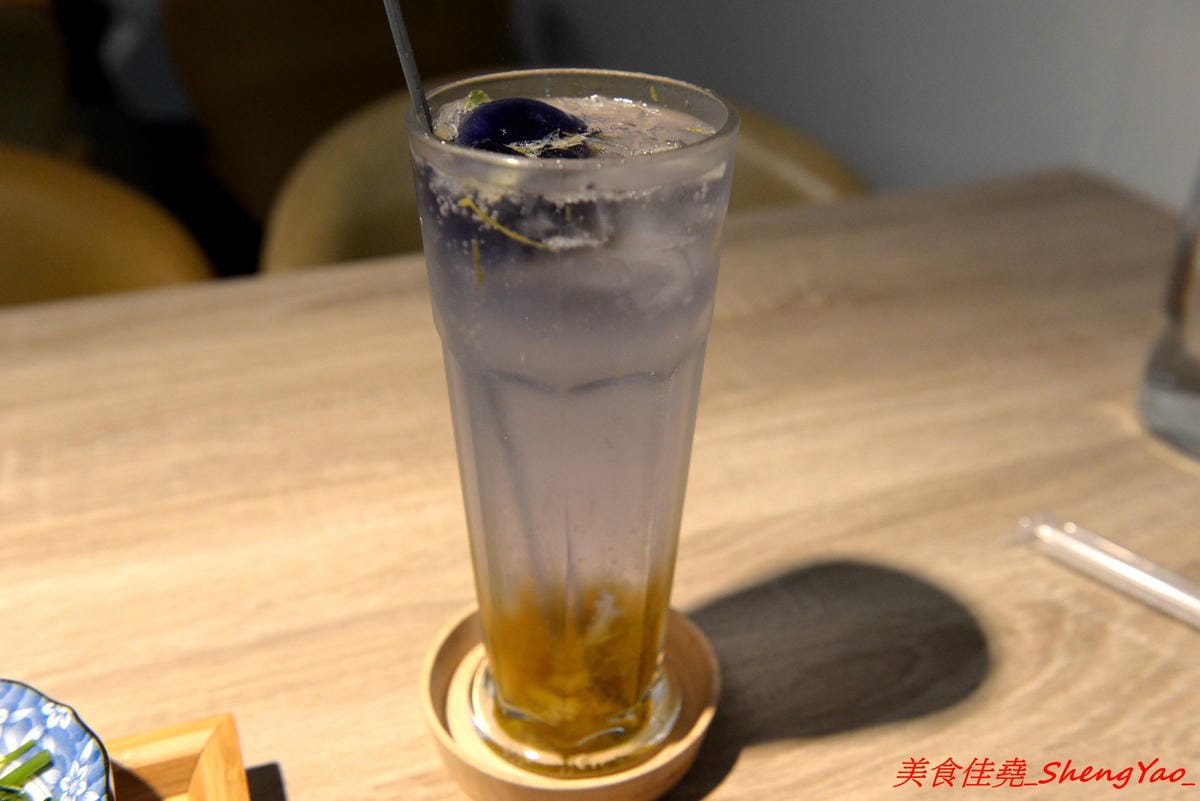 [台中西區]馨苑 – “膳馨”相關新品牌餐廳,不只有好吃台菜料理還有咖啡和手作甜點,主打套餐式台菜料理,一個人也能輕鬆吃台菜,東西好吃,店員服務態度親切,環境靜謐舒適,價位不貴且不收服務費