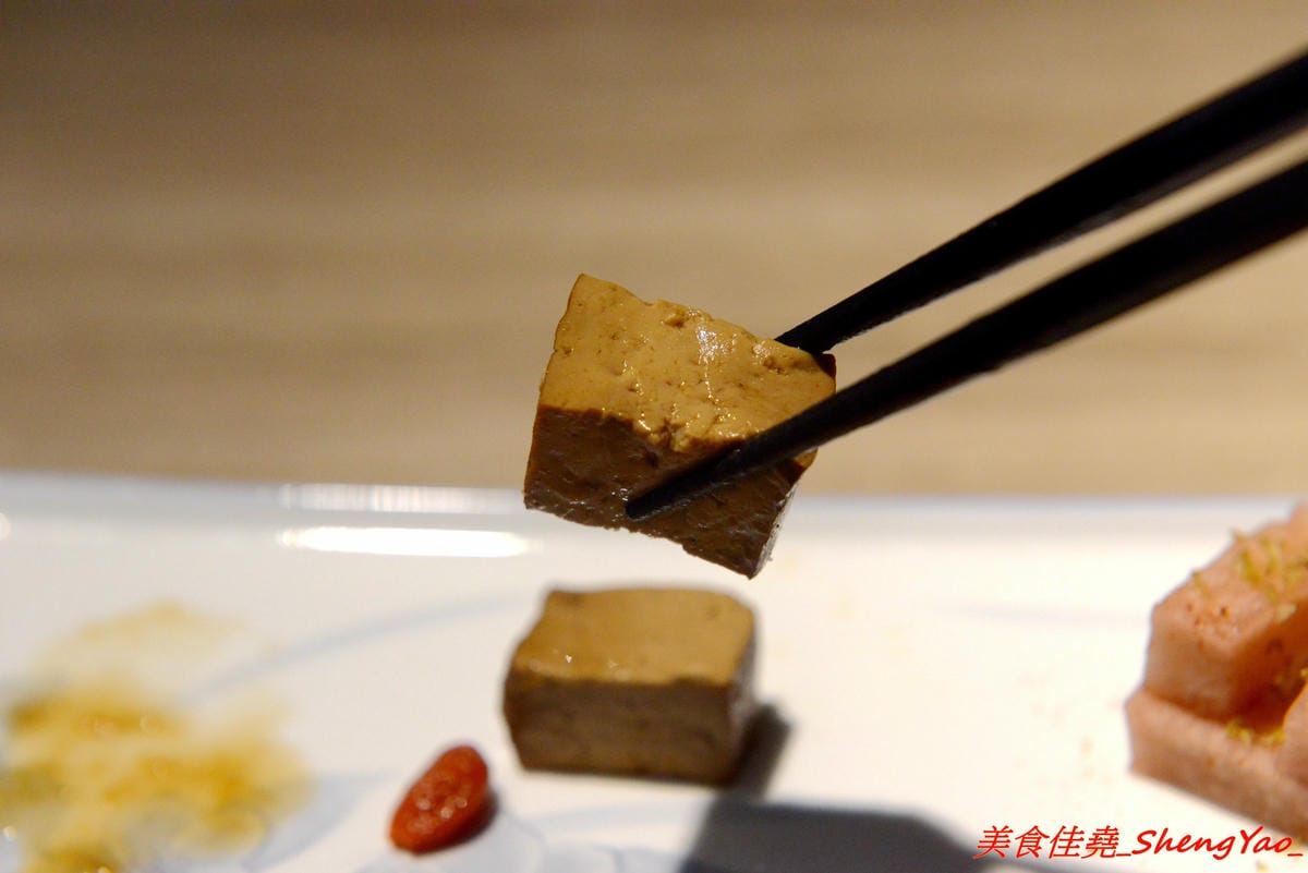 [台中西區]馨苑 – “膳馨”相關新品牌餐廳,不只有好吃台菜料理還有咖啡和手作甜點,主打套餐式台菜料理,一個人也能輕鬆吃台菜,東西好吃,店員服務態度親切,環境靜謐舒適,價位不貴且不收服務費