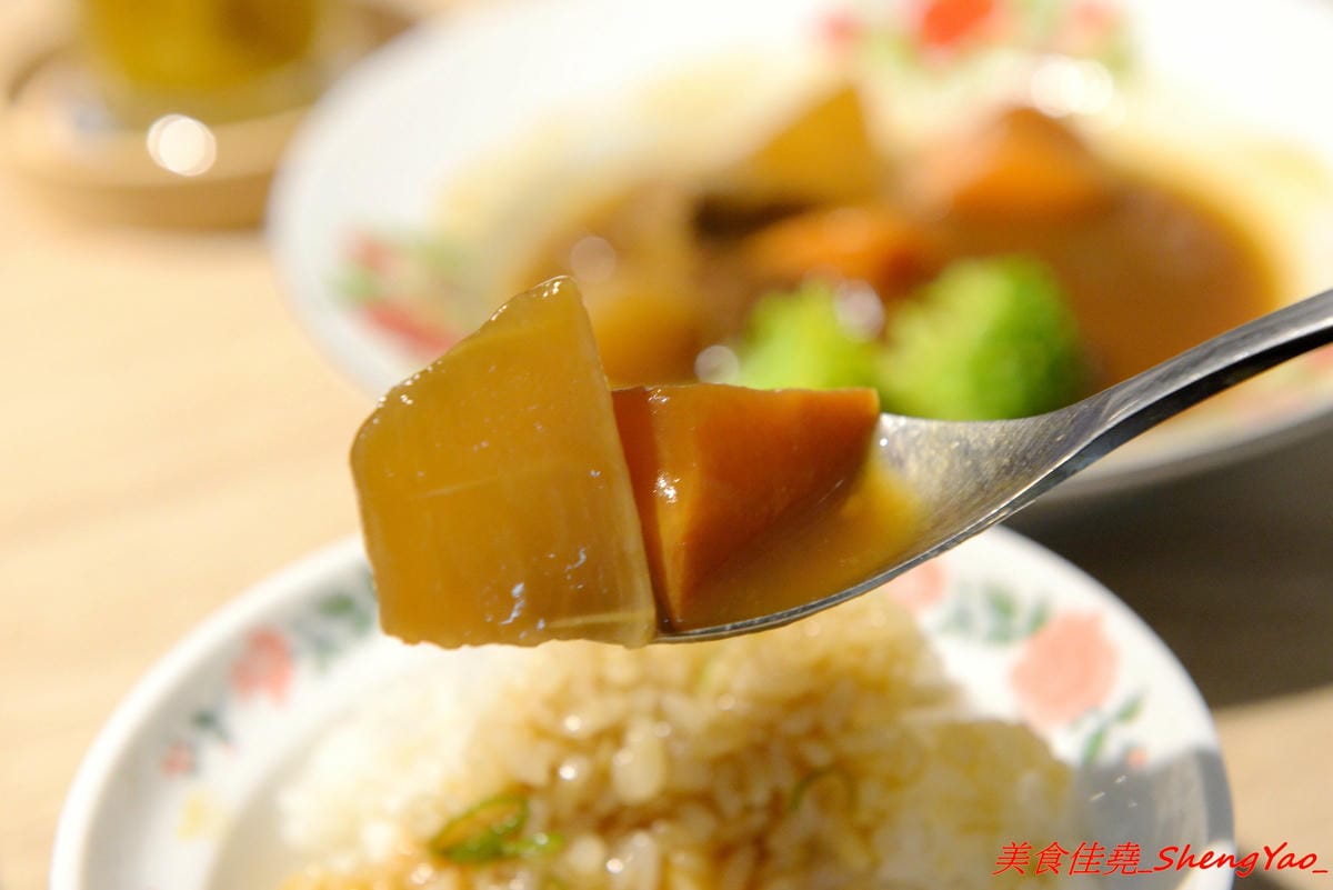 [台中西區]馨苑 – “膳馨”相關新品牌餐廳,不只有好吃台菜料理還有咖啡和手作甜點,主打套餐式台菜料理,一個人也能輕鬆吃台菜,東西好吃,店員服務態度親切,環境靜謐舒適,價位不貴且不收服務費