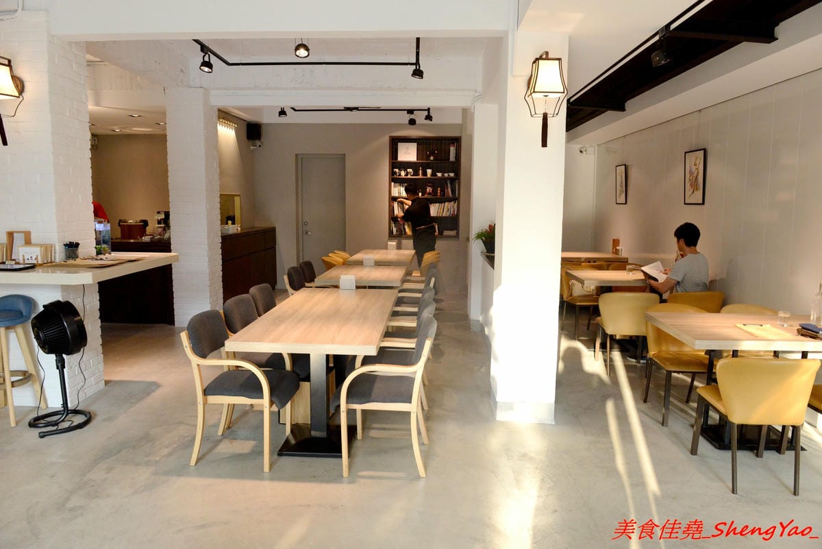 [台中西區]馨苑 – “膳馨”相關新品牌餐廳,不只有好吃台菜料理還有咖啡和手作甜點,主打套餐式台菜料理,一個人也能輕鬆吃台菜,東西好吃,店員服務態度親切,環境靜謐舒適,價位不貴且不收服務費
