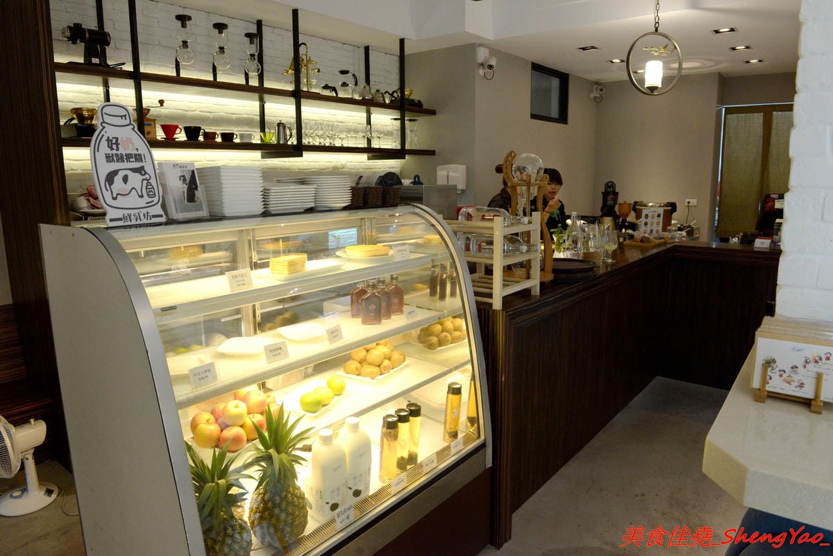 [台中西區]馨苑 – “膳馨”相關新品牌餐廳,不只有好吃台菜料理還有咖啡和手作甜點,主打套餐式台菜料理,一個人也能輕鬆吃台菜,東西好吃,店員服務態度親切,環境靜謐舒適,價位不貴且不收服務費