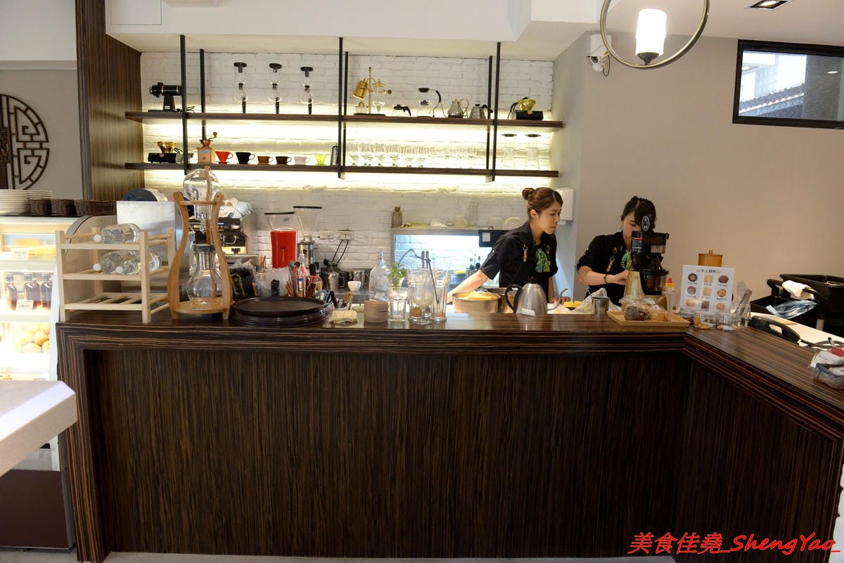 [台中西區]馨苑 – “膳馨”相關新品牌餐廳,不只有好吃台菜料理還有咖啡和手作甜點,主打套餐式台菜料理,一個人也能輕鬆吃台菜,東西好吃,店員服務態度親切,環境靜謐舒適,價位不貴且不收服務費
