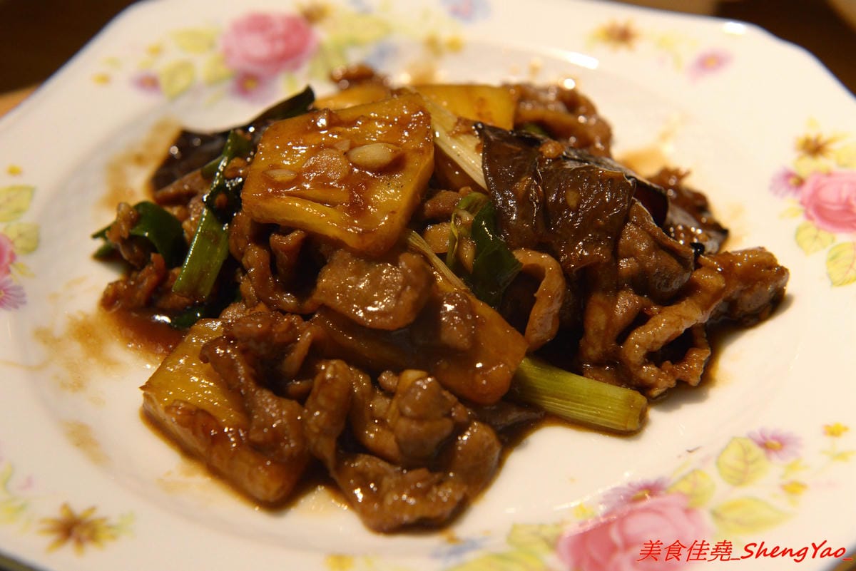 [台中西區]馨苑 – “膳馨”相關新品牌餐廳,不只有好吃台菜料理還有咖啡和手作甜點,主打套餐式台菜料理,一個人也能輕鬆吃台菜,東西好吃,店員服務態度親切,環境靜謐舒適,價位不貴且不收服務費