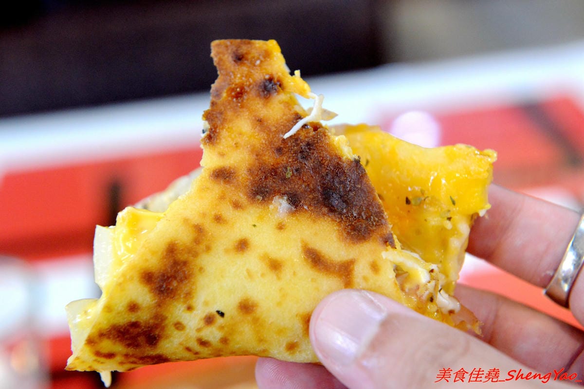 [台中沙鹿]濼藝洋食 – 沙鹿新開的復古歐風洋食餐廳,餐點種類多樣,醬汁自製,用料實在,份量可以吃得飽,法式薄餅是最大特色,價位不貴,建議升級套餐,麵包和濃湯都很棒,光華路上異人館旁邊。(已