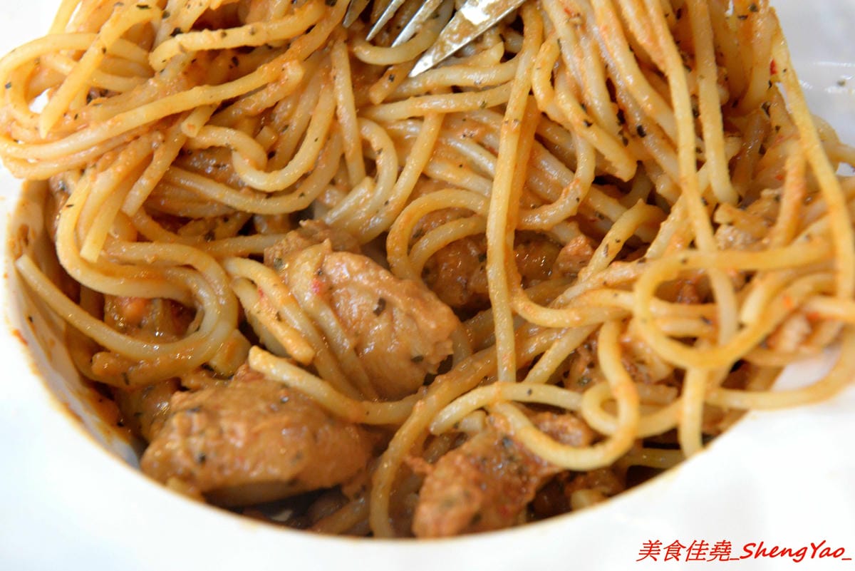 [台中沙鹿]濼藝洋食 – 沙鹿新開的復古歐風洋食餐廳,餐點種類多樣,醬汁自製,用料實在,份量可以吃得飽,法式薄餅是最大特色,價位不貴,建議升級套餐,麵包和濃湯都很棒,光華路上異人館旁邊。(已