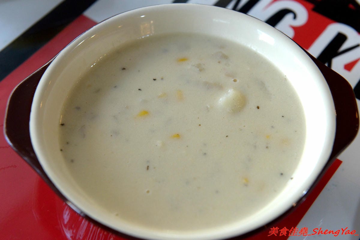 [台中沙鹿]濼藝洋食 – 沙鹿新開的復古歐風洋食餐廳,餐點種類多樣,醬汁自製,用料實在,份量可以吃得飽,法式薄餅是最大特色,價位不貴,建議升級套餐,麵包和濃湯都很棒,光華路上異人館旁邊。(已