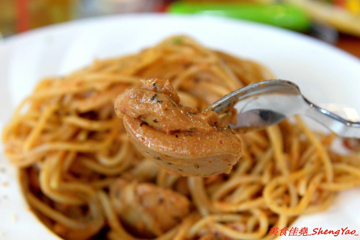[台中沙鹿]濼藝洋食 – 沙鹿新開的復古歐風洋食餐廳,餐點種類多樣,醬汁自製,用料實在,份量可以吃得飽,法式薄餅是最大特色,價位不貴,建議升級套餐,麵包和濃湯都很棒,光華路上異人館旁邊。(已