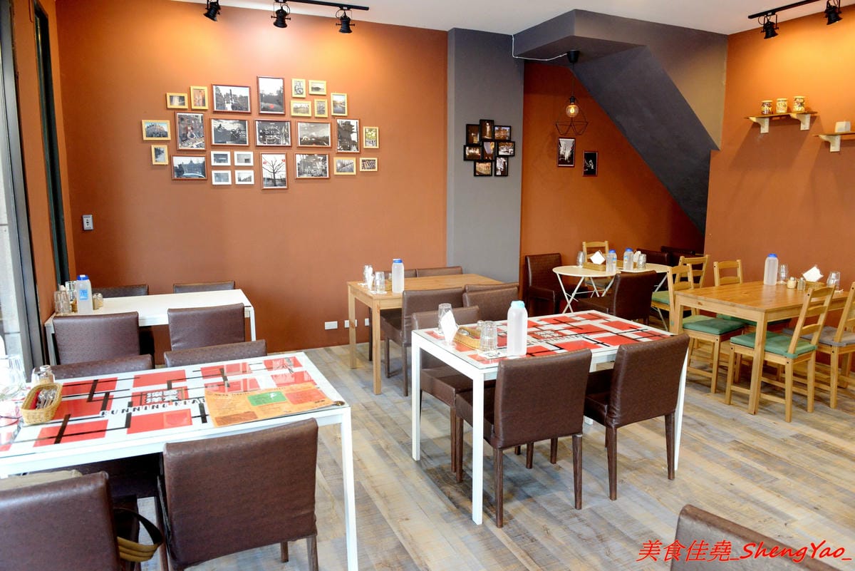 [台中沙鹿]濼藝洋食 – 沙鹿新開的復古歐風洋食餐廳,餐點種類多樣,醬汁自製,用料實在,份量可以吃得飽,法式薄餅是最大特色,價位不貴,建議升級套餐,麵包和濃湯都很棒,光華路上異人館旁邊。(已