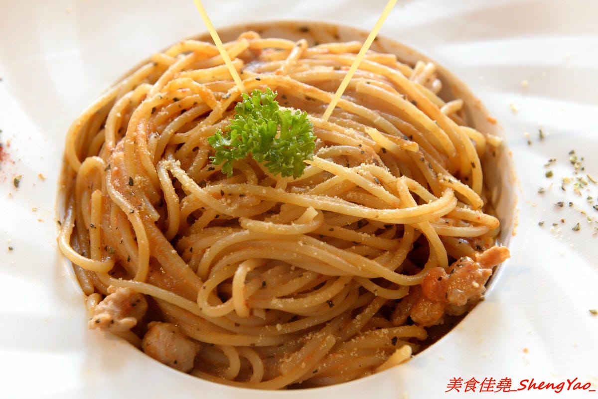 [台中沙鹿]濼藝洋食 – 沙鹿新開的復古歐風洋食餐廳,餐點種類多樣,醬汁自製,用料實在,份量可以吃得飽,法式薄餅是最大特色,價位不貴,建議升級套餐,麵包和濃湯都很棒,光華路上異人館旁邊。(已