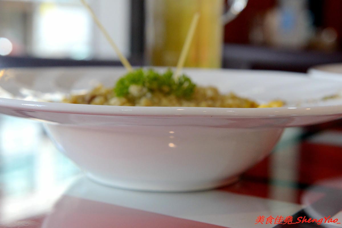 [台中沙鹿]濼藝洋食 – 沙鹿新開的復古歐風洋食餐廳,餐點種類多樣,醬汁自製,用料實在,份量可以吃得飽,法式薄餅是最大特色,價位不貴,建議升級套餐,麵包和濃湯都很棒,光華路上異人館旁邊。(已