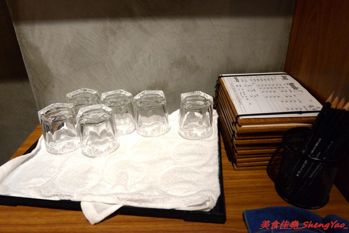 [台中太平]滝禾製麵所 – 太平新開幕拉麵店,湯頭搭配肉品選擇豐富多樣化,肉品都是現切,除了叉燒竟然還有Choice等級的板腱牛可以搭配,湯頭好喝,配料用心,價位不會貴。