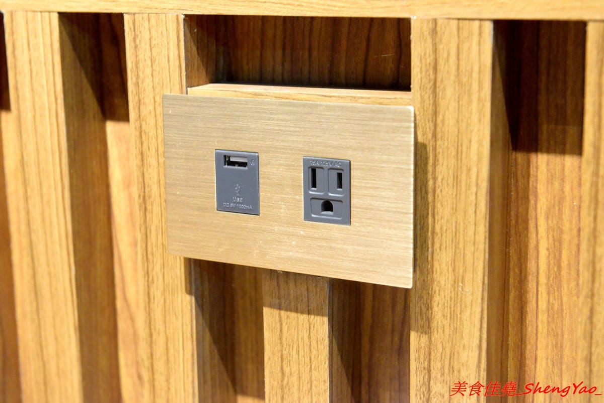 [台中太平]滝禾製麵所 – 太平新開幕拉麵店,湯頭搭配肉品選擇豐富多樣化,肉品都是現切,除了叉燒竟然還有Choice等級的板腱牛可以搭配,湯頭好喝,配料用心,價位不會貴。