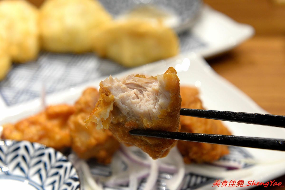 [台中太平]滝禾製麵所 – 太平新開幕拉麵店,湯頭搭配肉品選擇豐富多樣化,肉品都是現切,除了叉燒竟然還有Choice等級的板腱牛可以搭配,湯頭好喝,配料用心,價位不會貴。