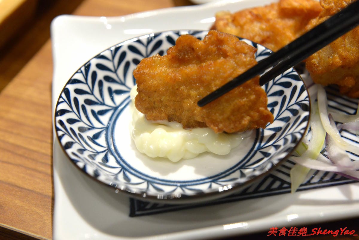 [台中太平]滝禾製麵所 – 太平新開幕拉麵店,湯頭搭配肉品選擇豐富多樣化,肉品都是現切,除了叉燒竟然還有Choice等級的板腱牛可以搭配,湯頭好喝,配料用心,價位不會貴。