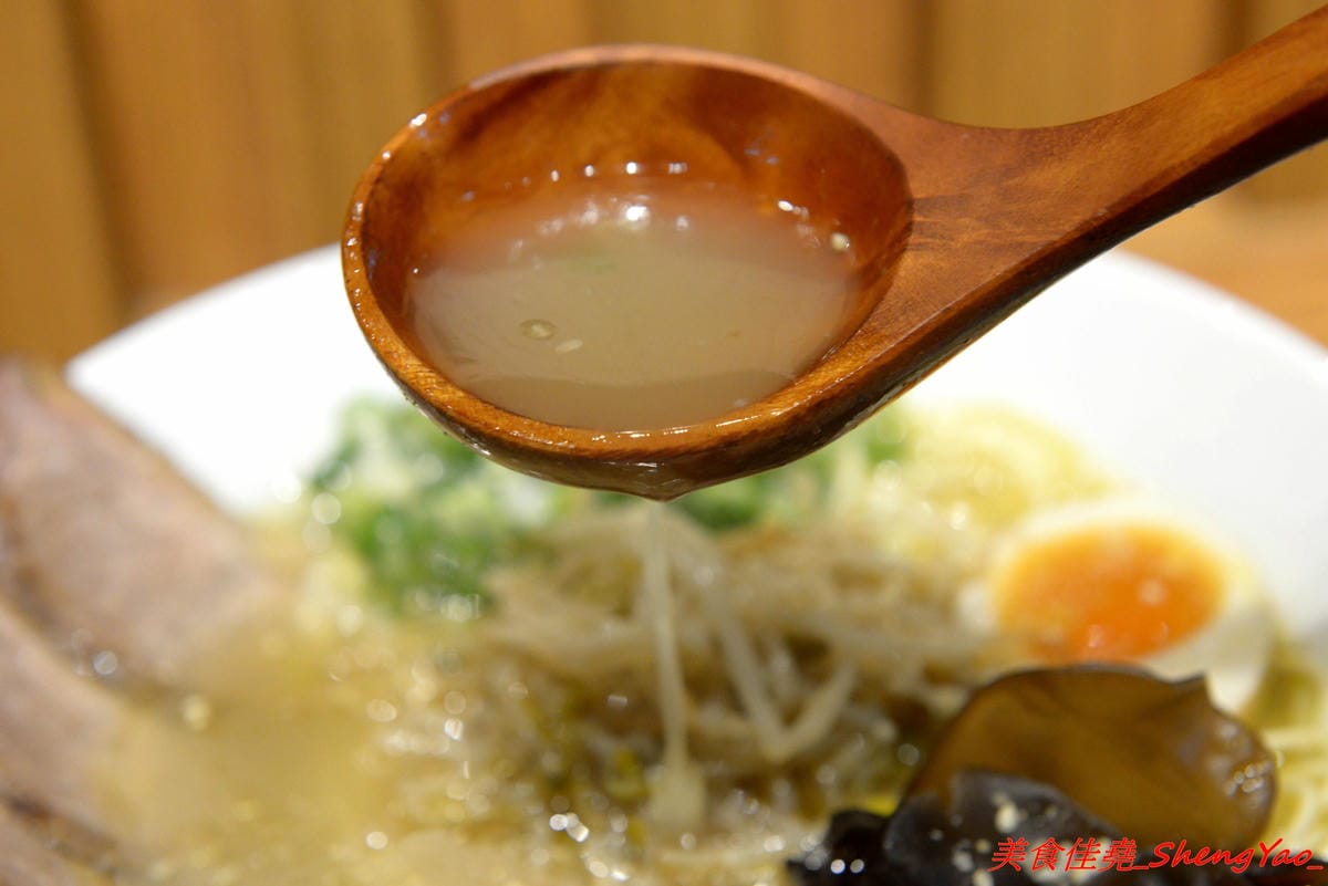 [台中太平]滝禾製麵所 – 太平新開幕拉麵店,湯頭搭配肉品選擇豐富多樣化,肉品都是現切,除了叉燒竟然還有Choice等級的板腱牛可以搭配,湯頭好喝,配料用心,價位不會貴。