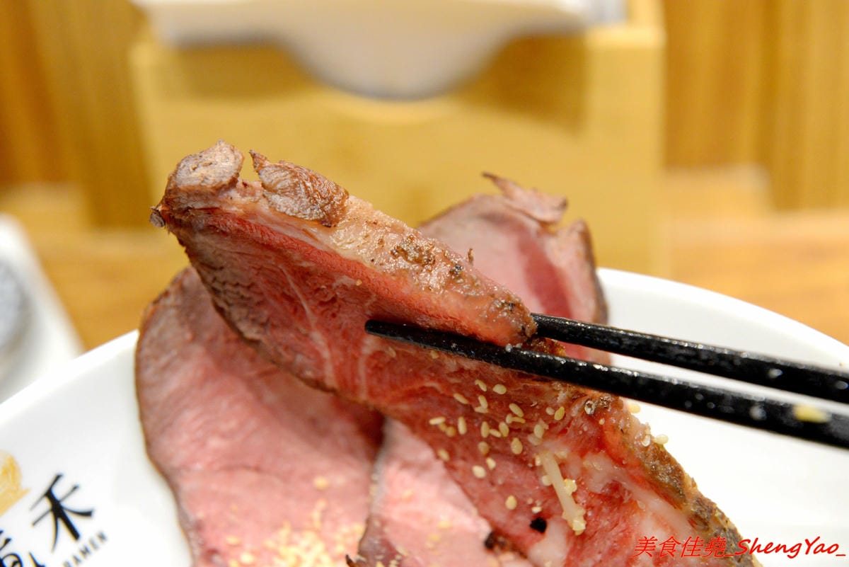 [台中太平]滝禾製麵所 – 太平新開幕拉麵店,湯頭搭配肉品選擇豐富多樣化,肉品都是現切,除了叉燒竟然還有Choice等級的板腱牛可以搭配,湯頭好喝,配料用心,價位不會貴。