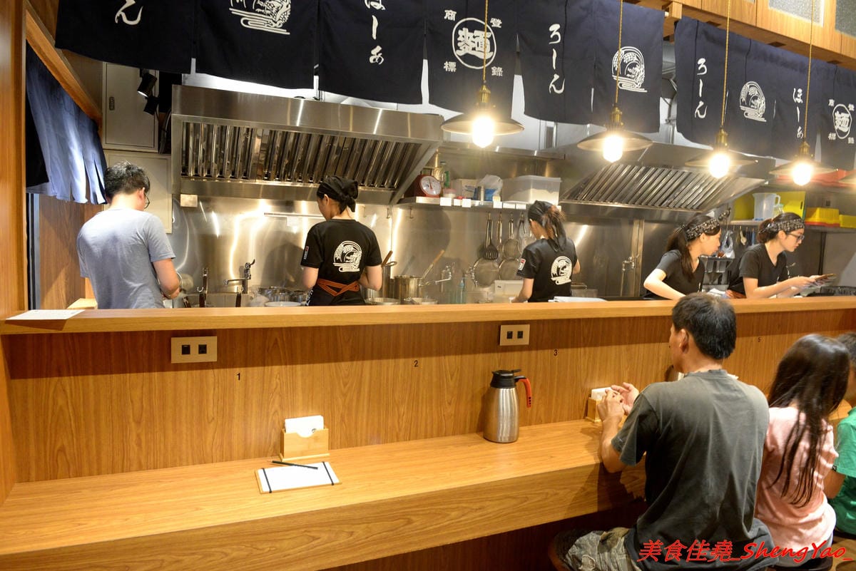 [台中太平]滝禾製麵所 – 太平新開幕拉麵店,湯頭搭配肉品選擇豐富多樣化,肉品都是現切,除了叉燒竟然還有Choice等級的板腱牛可以搭配,湯頭好喝,配料用心,價位不會貴。