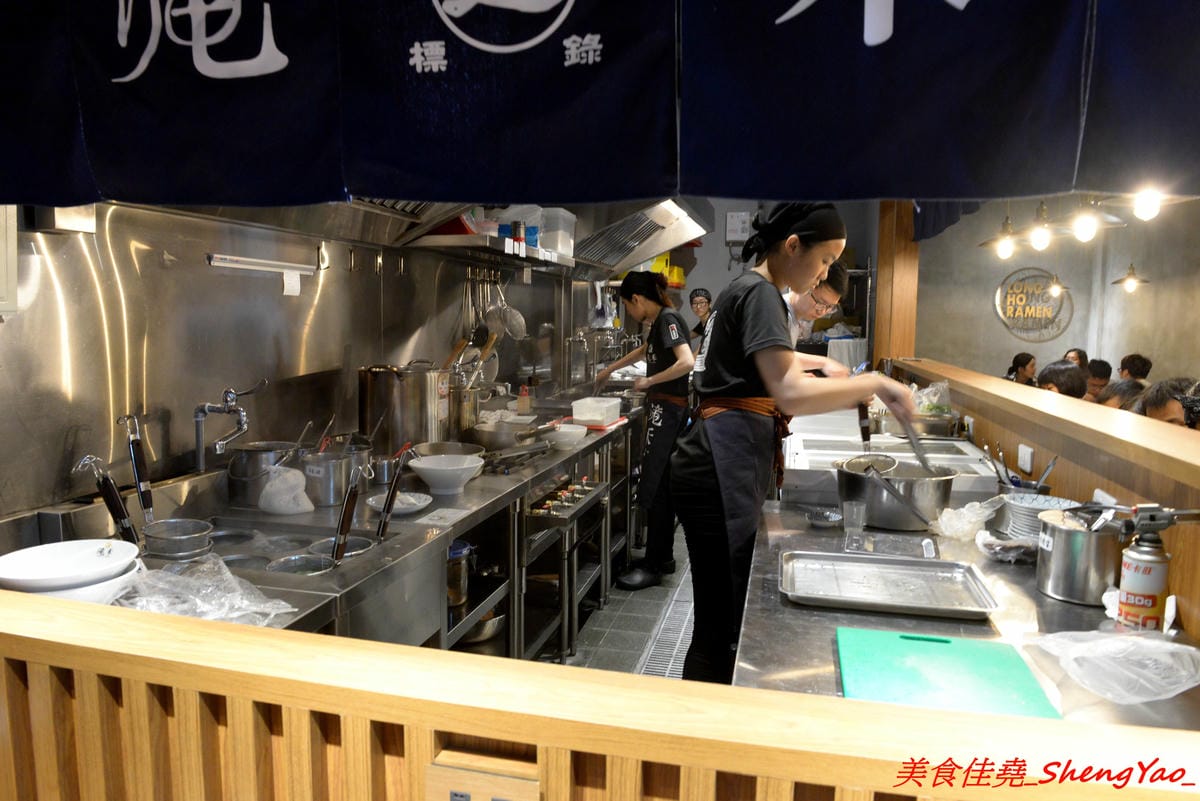 [台中太平]滝禾製麵所 – 太平新開幕拉麵店,湯頭搭配肉品選擇豐富多樣化,肉品都是現切,除了叉燒竟然還有Choice等級的板腱牛可以搭配,湯頭好喝,配料用心,價位不會貴。