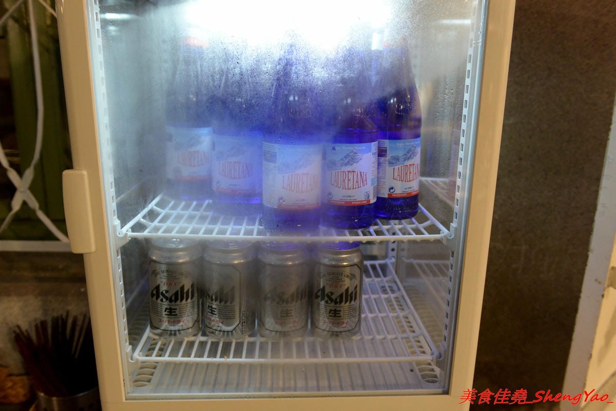 [台中西區]TAKU牛丼專賣店 模範二店 – 台中爆炸好吃的牛丼專賣店新開了二店,現點現炒的雪花牛肉丼飯搭配溫泉蛋根本無敵 !! 二店還有限定版漢堡排親子丼,老宅庭院內用餐超有FU,下午5點半開賣,