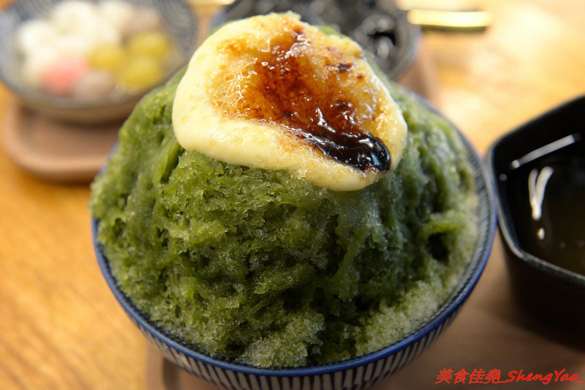 [台中西區]貓起來吃 – 不是貓咖啡而是貓冰店,賣的是日式刨冰,冰品和配料分開還蠻特別的,口味不錯有好吃,百元價格超便宜,店裡有兩隻可愛的店貓,可以一邊吃冰一邊觀看他們一舉一動,非常療癒