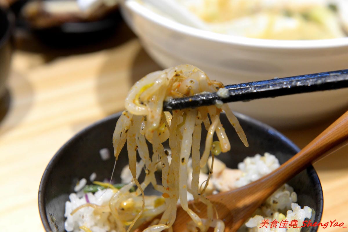 [台中太平]激勵軒 – 太平新開的雞湯系拉麵專門店,狸匠拉麵新品牌,店內拉麵湯頭均使用雞去做熬製,叉燒也是雞叉燒,每種湯頭口味各有特色,對應配料也都不同,食材運用極具創意,不只是拉麵也是