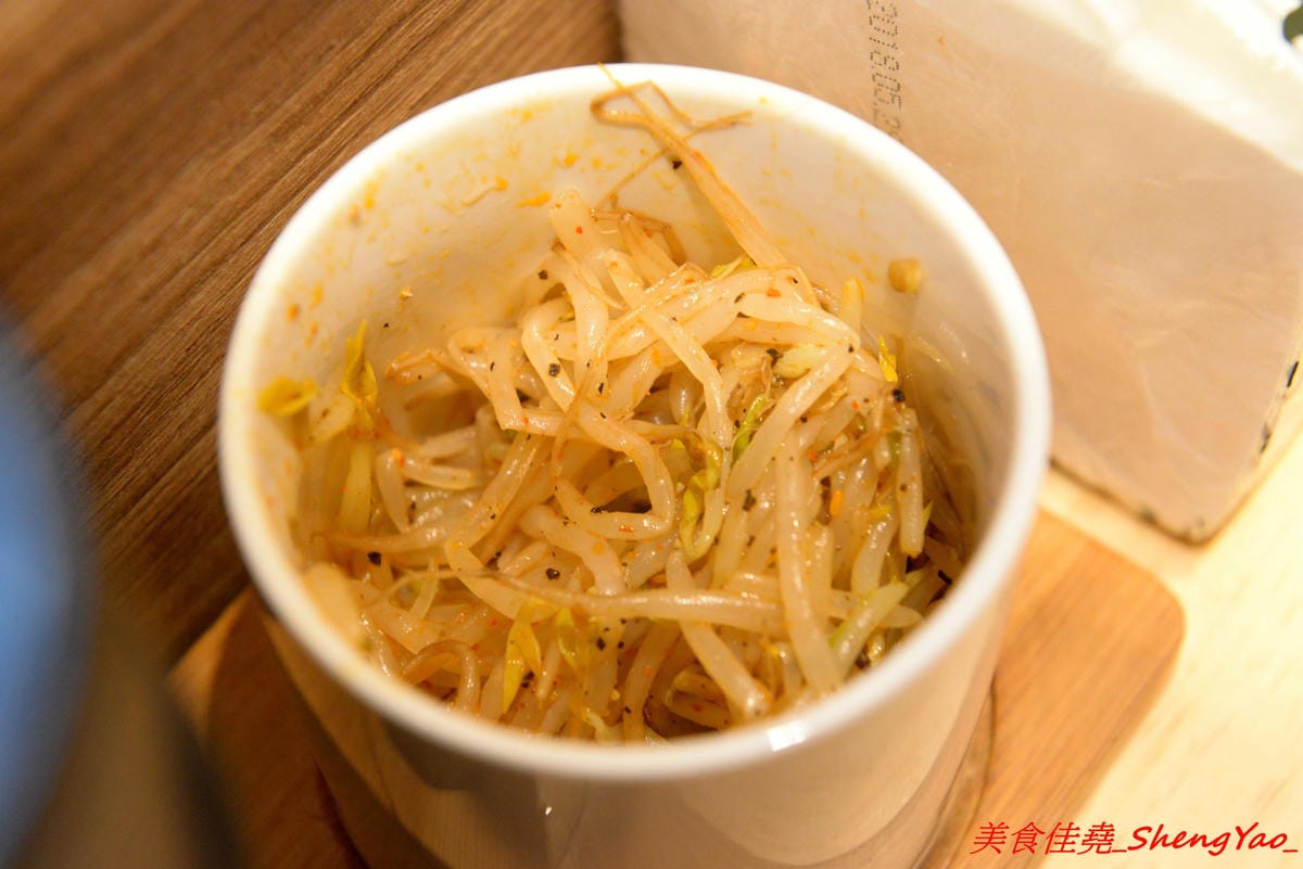 [台中太平]激勵軒 – 太平新開的雞湯系拉麵專門店,狸匠拉麵新品牌,店內拉麵湯頭均使用雞去做熬製,叉燒也是雞叉燒,每種湯頭口味各有特色,對應配料也都不同,食材運用極具創意,不只是拉麵也是