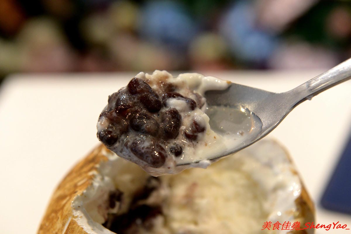 [基隆仁愛]著迷 Ice Galaxy – 基隆廟口必吃火紅冰店,搬家後生意依舊超好,冰品種類繁多,好看好拍又好吃,新品仙境芒果火鍋造型超級浮誇,邊吃還邊冒煙,女店長神正,根本明星等級顏值。