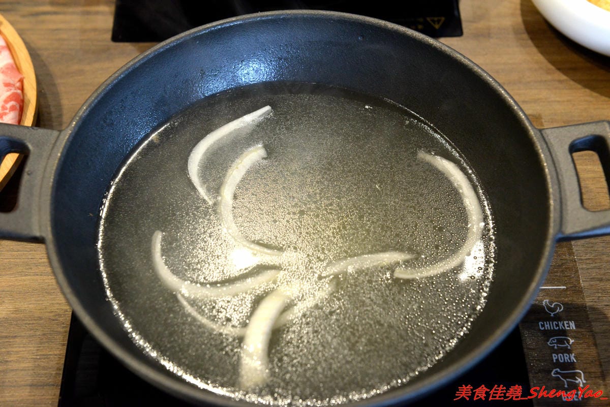 [台中沙鹿]尚石苑 石頭火鍋專賣 shang shih yuan – 沙鹿新開的燒酒系列火鍋店,食材新鮮,用料實在,價格不貴,環境舒適不擁擠,冷氣涼到嫑嫑,愛吃燒酒雞鍋的朋友可以來嘗鮮,無電話預約,均現場候位。