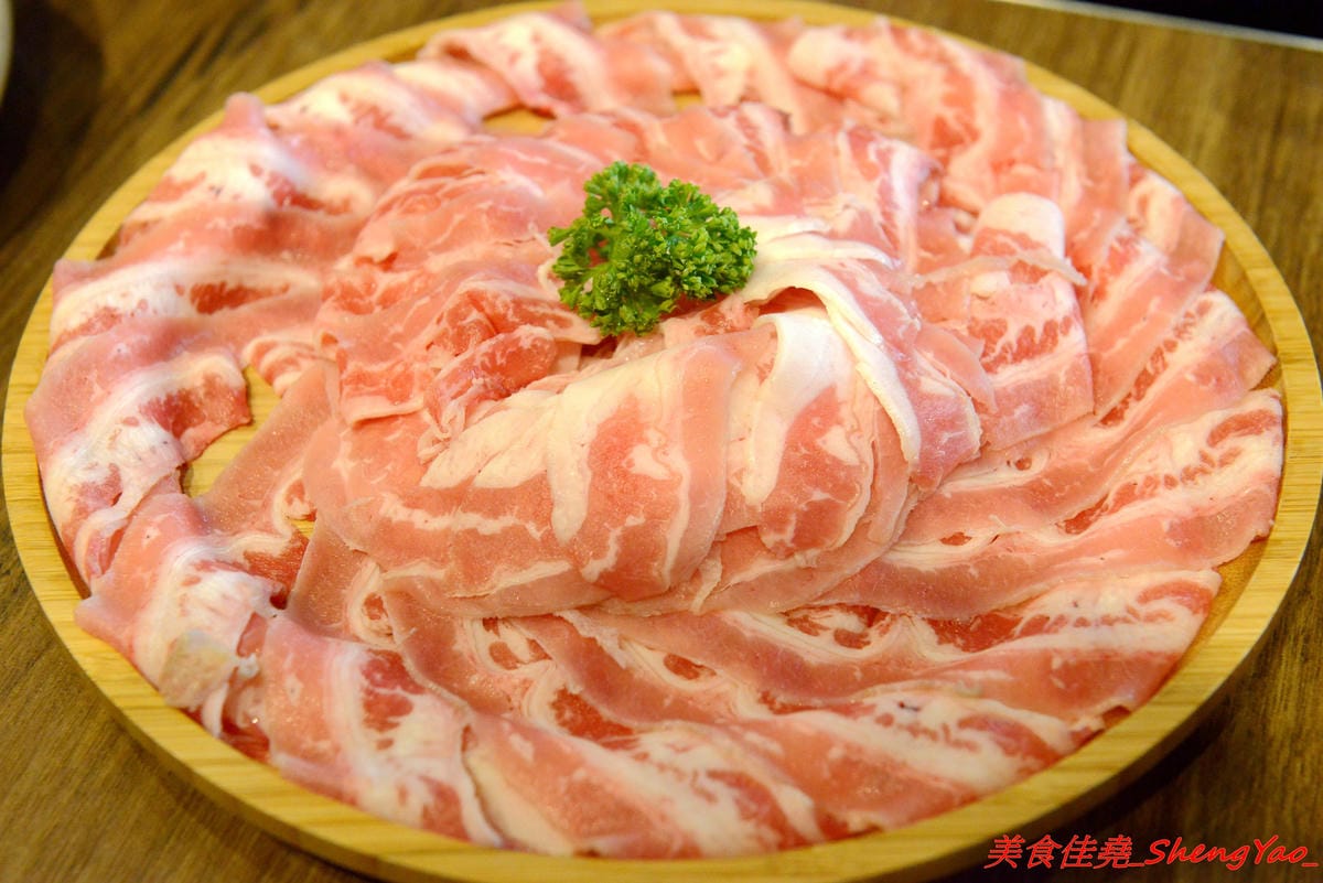 [台中沙鹿]尚石苑 石頭火鍋專賣 shang shih yuan – 沙鹿新開的燒酒系列火鍋店,食材新鮮,用料實在,價格不貴,環境舒適不擁擠,冷氣涼到嫑嫑,愛吃燒酒雞鍋的朋友可以來嘗鮮,無電話預約,均現場候位。