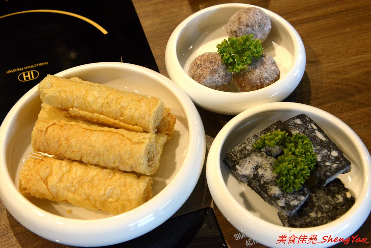 [台中沙鹿]尚石苑 石頭火鍋專賣 shang shih yuan – 沙鹿新開的燒酒系列火鍋店,食材新鮮,用料實在,價格不貴,環境舒適不擁擠,冷氣涼到嫑嫑,愛吃燒酒雞鍋的朋友可以來嘗鮮,無電話預約,均現場候位。