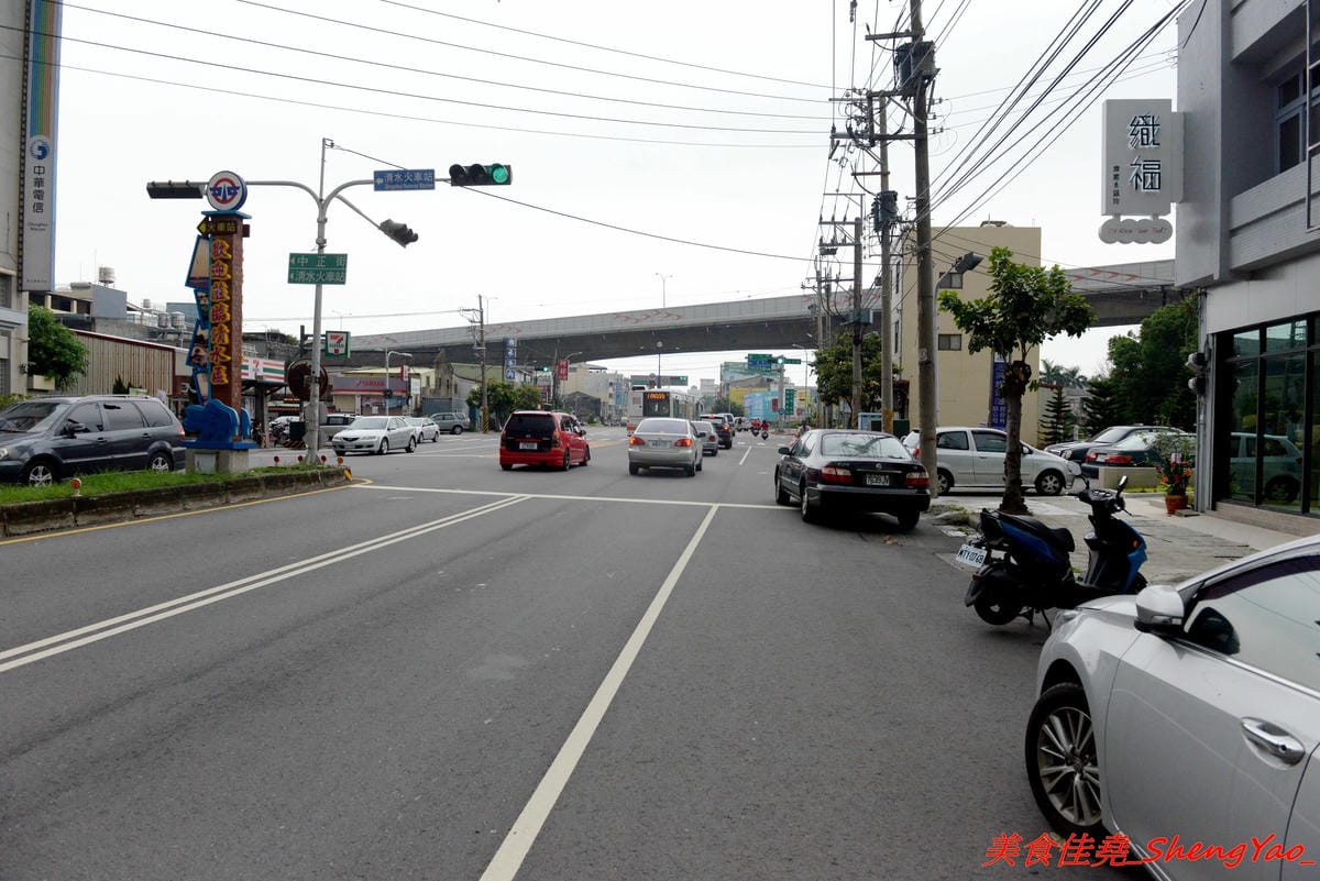 [台中清水]織福 – 清水超有特色的療癒系鍋物餐廳,法鬥店狗超級呆萌可愛,餐點講求健康天然,鍋物湯頭均不加鹽巴,肉品種類不少,食材品質很不錯,試賣期間不收服務費。