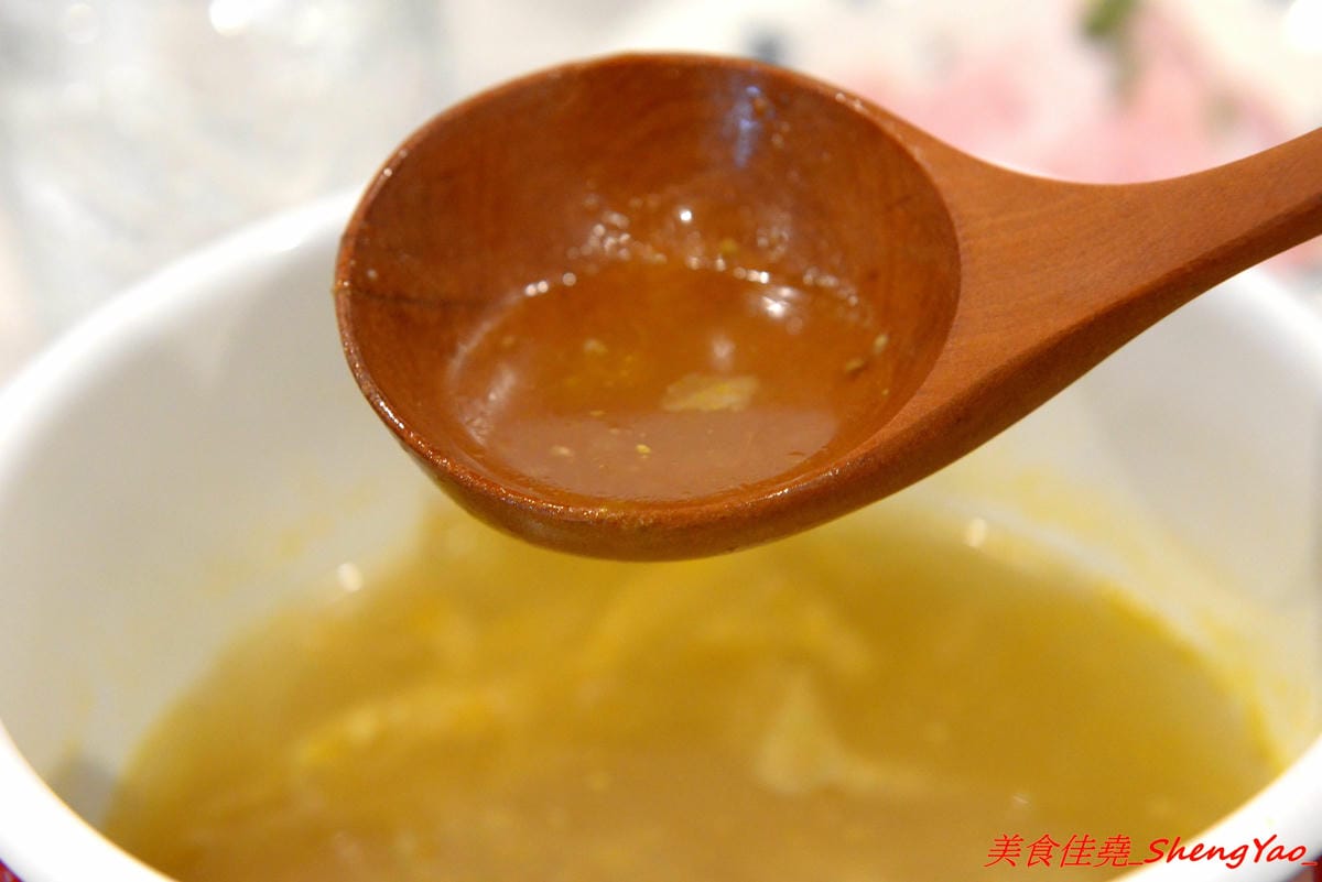 [台中清水]織福 – 清水超有特色的療癒系鍋物餐廳,法鬥店狗超級呆萌可愛,餐點講求健康天然,鍋物湯頭均不加鹽巴,肉品種類不少,食材品質很不錯,試賣期間不收服務費。