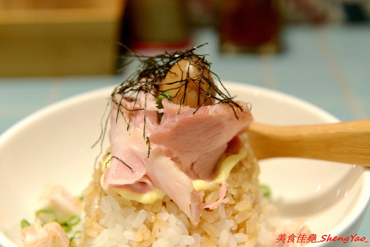 [台中西區]山下公園 ラーメン – 有囍拉麵體系新店,復古花磚磁磚桌檯好吸睛,主打橫濱家系特色拉麵,完全客製化選單,加麵不加價,湯頭極具風味,食材非常講究,SV酵素豬叉燒超好吃,叉燒飯也很推,