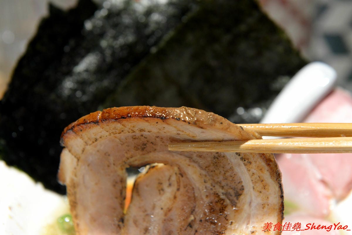 [台中西區]山下公園 ラーメン – 有囍拉麵體系新店,復古花磚磁磚桌檯好吸睛,主打橫濱家系特色拉麵,完全客製化選單,加麵不加價,湯頭極具風味,食材非常講究,SV酵素豬叉燒超好吃,叉燒飯也很推,