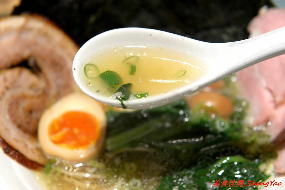 [台中西區]山下公園 ラーメン – 有囍拉麵體系新店,復古花磚磁磚桌檯好吸睛,主打橫濱家系特色拉麵,完全客製化選單,加麵不加價,湯頭極具風味,食材非常講究,SV酵素豬叉燒超好吃,叉燒飯也很推,