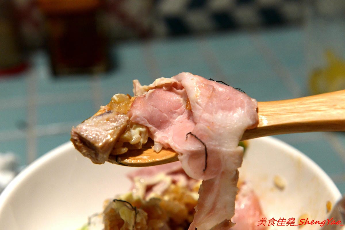 [台中西區]山下公園 ラーメン – 有囍拉麵體系新店,復古花磚磁磚桌檯好吸睛,主打橫濱家系特色拉麵,完全客製化選單,加麵不加價,湯頭極具風味,食材非常講究,SV酵素豬叉燒超好吃,叉燒飯也很推,