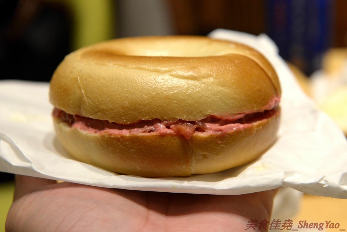 [台中西屯]Good Cho’s 好丘貝果 – 新光三越新美食櫃位,台北的超人氣貝果專賣店進軍中南部首家店,店家特別推出只有台中店限定的厚醬貝果,11款抹醬口味樣樣特別,貝果控必吃的一家店。