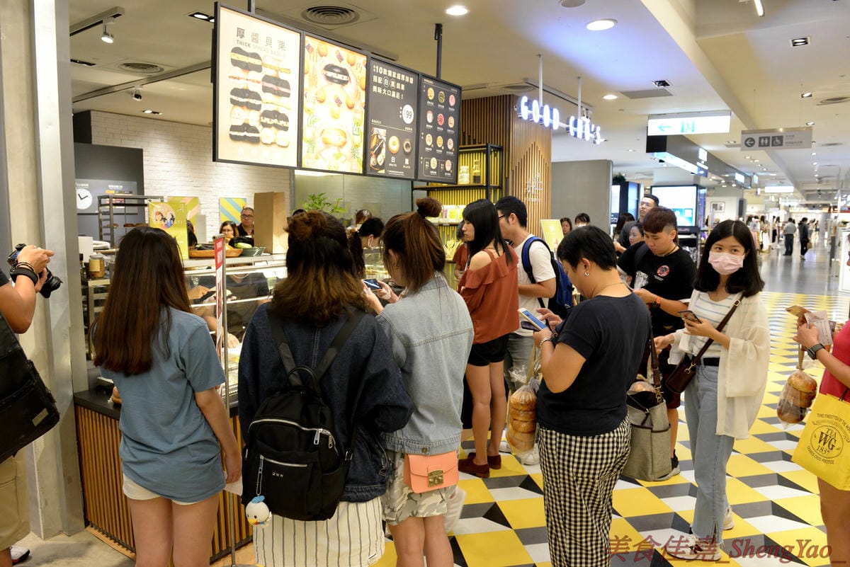 [台中西屯]Good Cho’s 好丘貝果 – 新光三越新美食櫃位,台北的超人氣貝果專賣店進軍中南部首家店,店家特別推出只有台中店限定的厚醬貝果,11款抹醬口味樣樣特別,貝果控必吃的一家店。